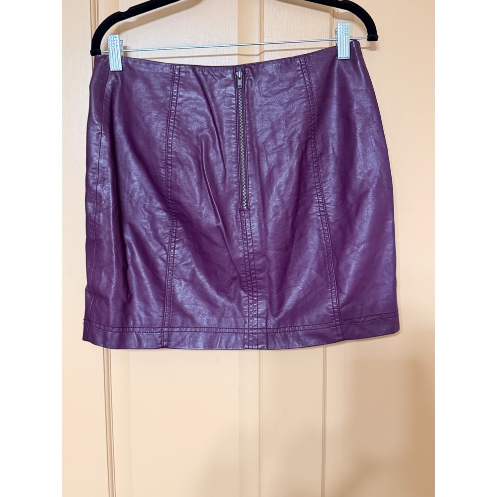 Free People Modern Femme Faux Leather Mini Skirt Purple Plum Vegan Size 10 - Picture 2 of 3